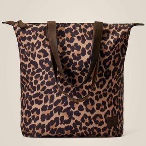 Ariat Zippered Leopard Print Tall Tote Bag